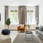 Apartments Berlin Lottumstrasse 4